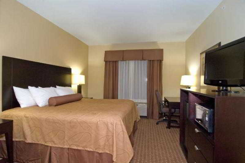 Best Western Bastrop Pines Inn Екстер'єр фото