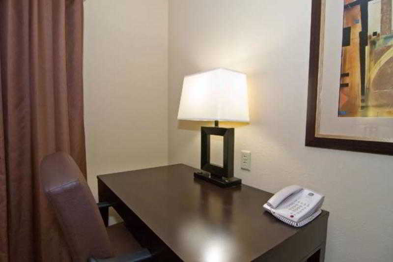 Best Western Bastrop Pines Inn Екстер'єр фото