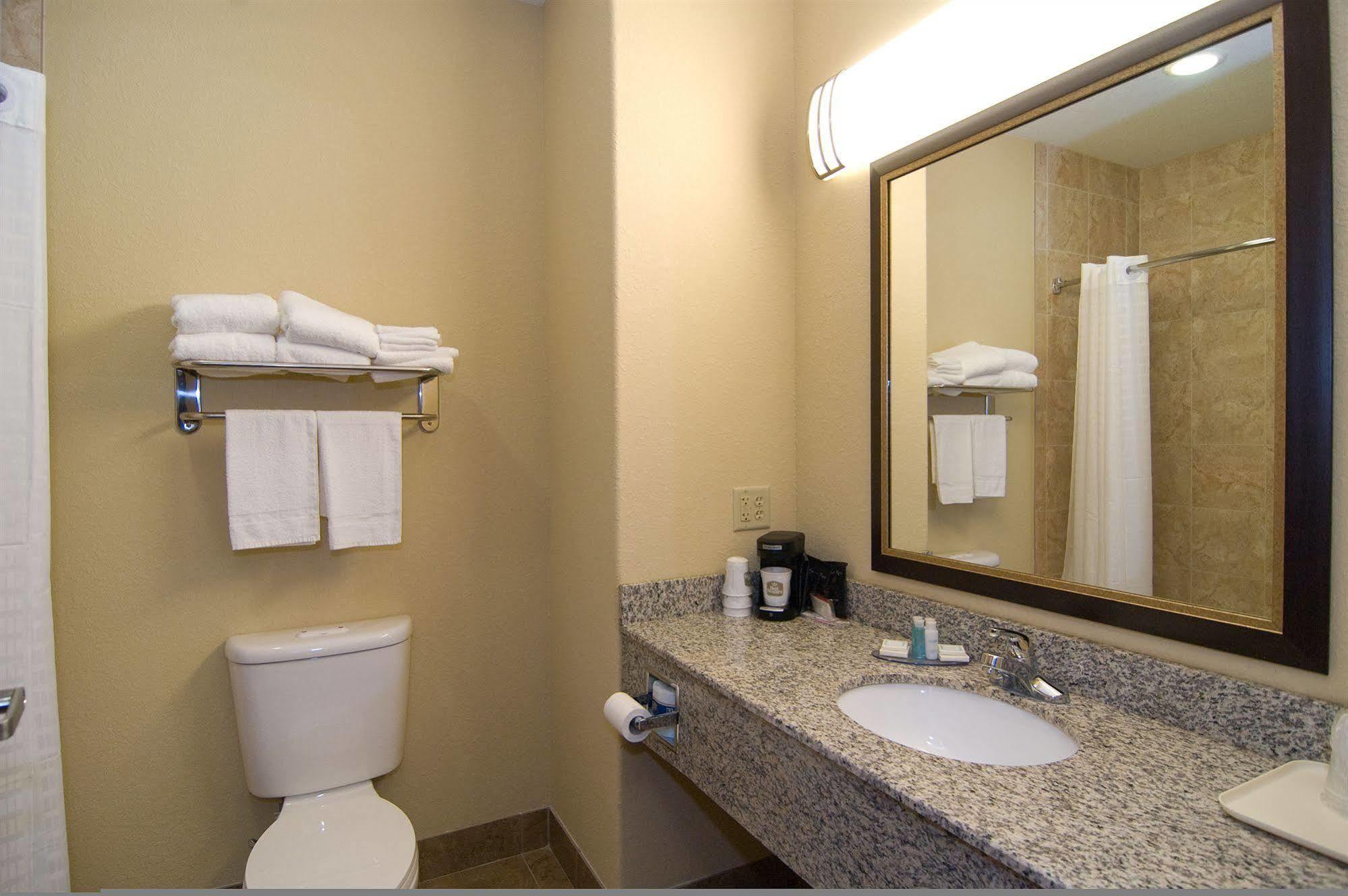 Best Western Bastrop Pines Inn Екстер'єр фото